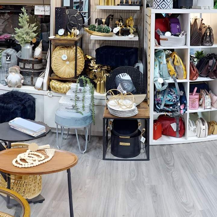 Articles féminins et autres accessoires Métabetchouan-Lac-à-la-Croix